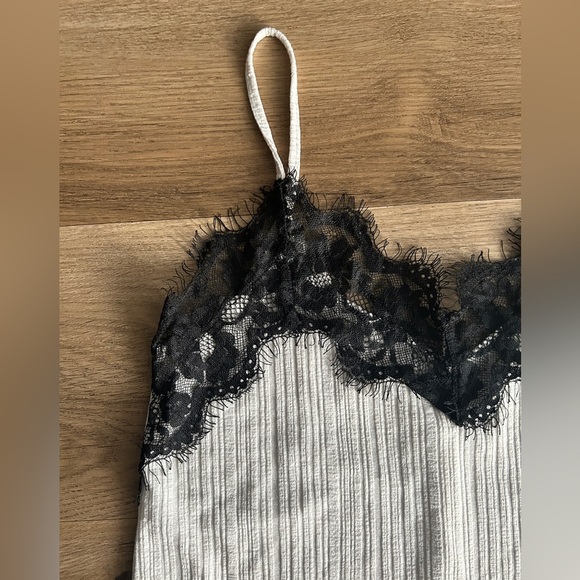 Zara Trafaluc Lace-Trimmed Ribbed Camisole - Size Small- EUC - Picture 5 of 5